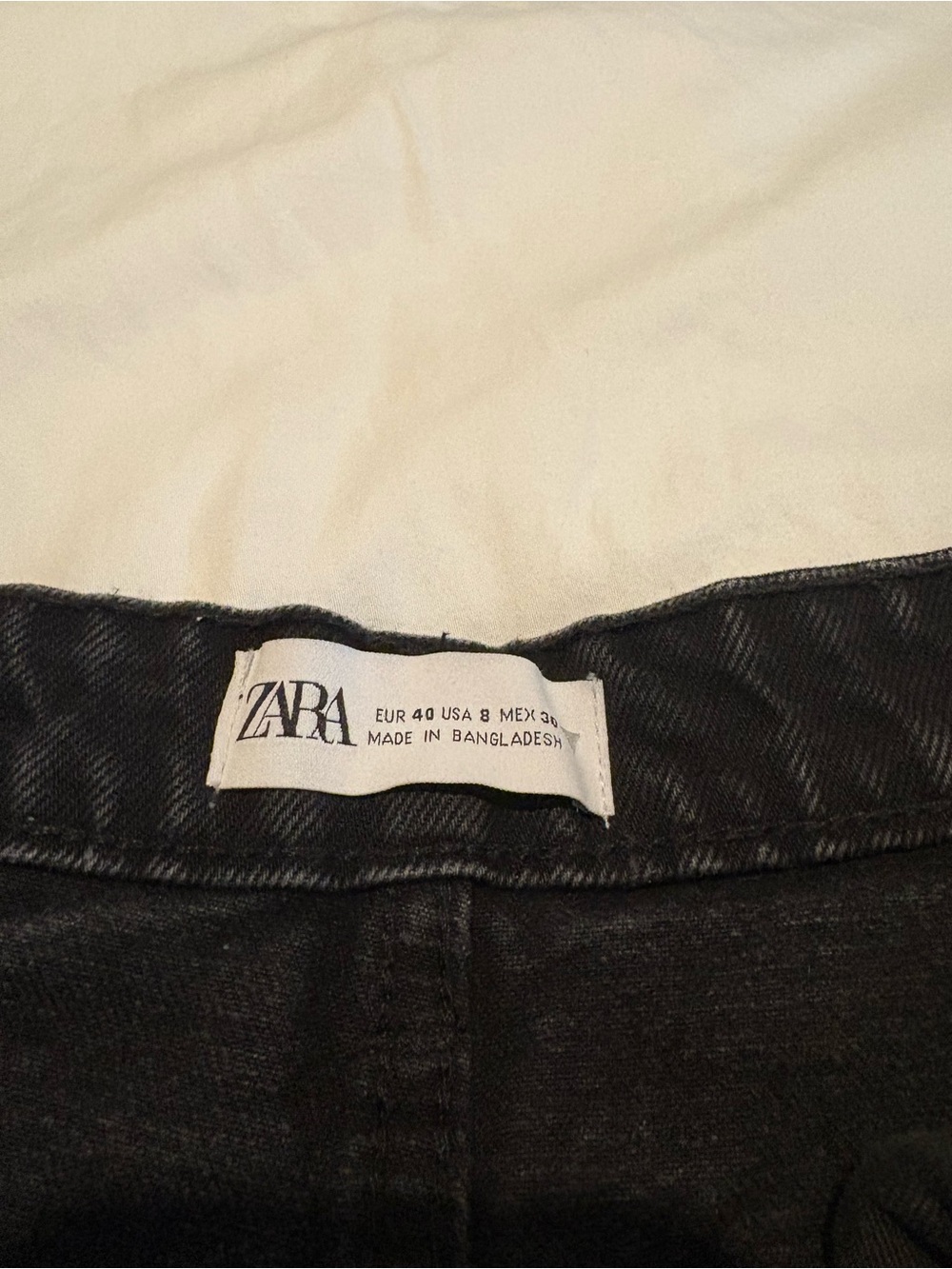 Zara Black High-Rise Distressed Denim Shorts - Picture 4 of 4